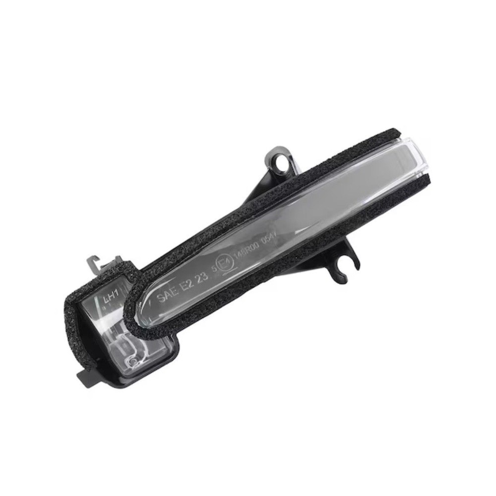 GM Genuine Parts Driver Side Door Mirror Turn Signal Lamp‎ GM Part #26437353